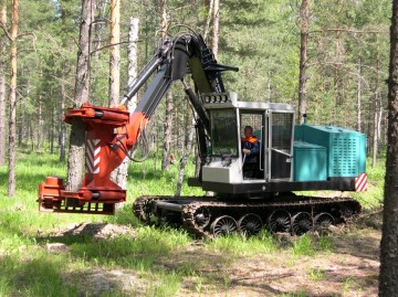 Валочно-пакетирующая машина ЛП-19